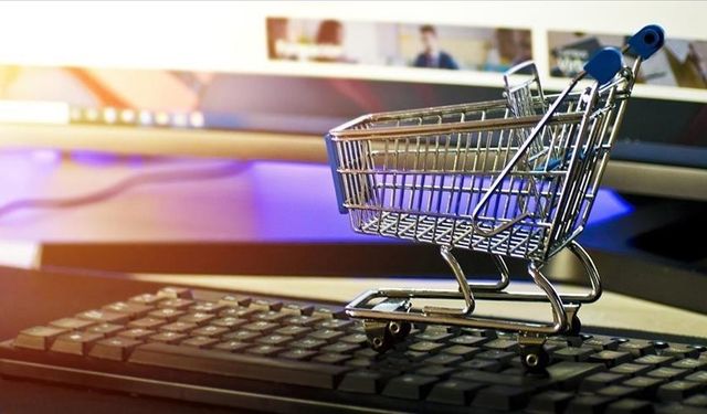 Ticaret Bakanlığından esnaf ve KOBİ'lere yönelik e-ticaret eğitimi