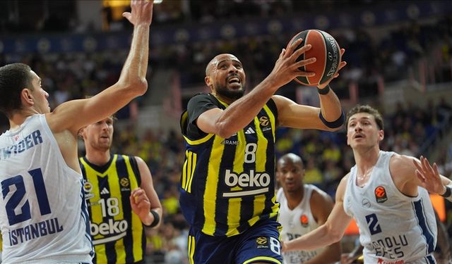 Basketbol Avrupa Ligi'ndeki Türk derbisini Fenerbahçe Beko kazandı