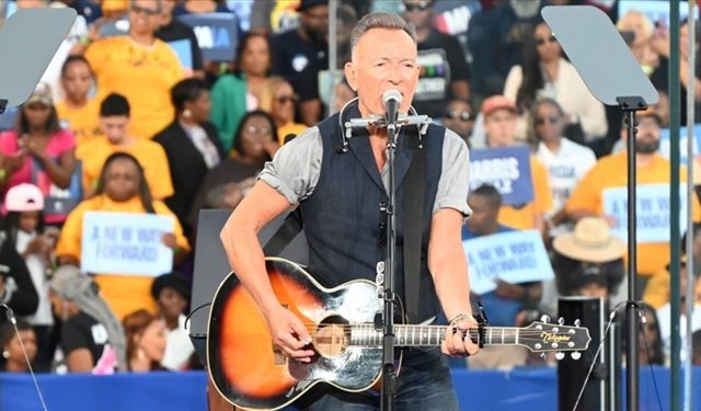 Springsteen, ünlü şarkısını ICE polisince vurularak öldürülen kadına ithaf etti