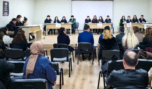 Gelibolu'da bilgi yarışmasının finali yapıldı