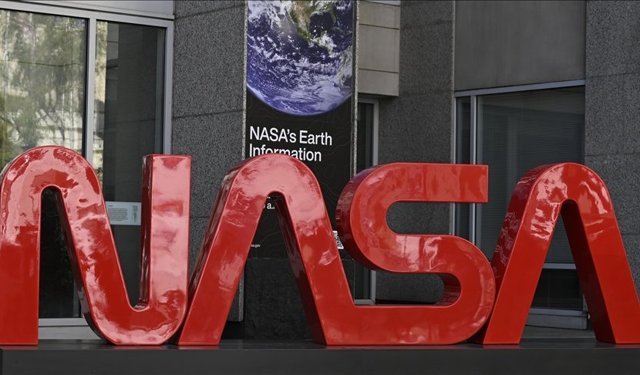 NASA astronotların akıllı telefon kullanmasına izin verecek