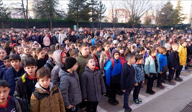 Okullarda yarın saygı duruşunda bulunulacak