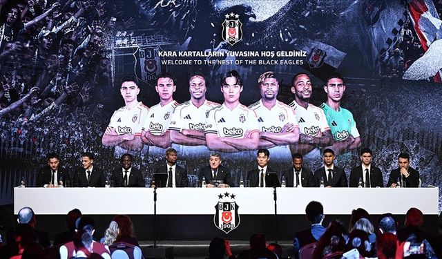 Beşiktaş, yeni transferleri için imza töreni düzenledi