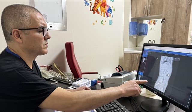 Bağırsağından iki mıknatıs çıkarıldı