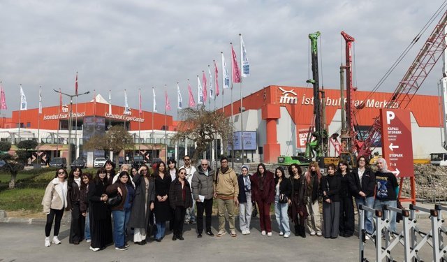 ÇOMÜ’lü genç tasarımcılar sektörün devleriyle buluştu