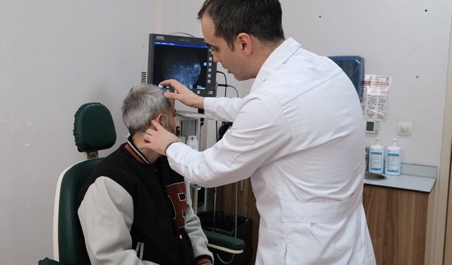 Bir ilk: Kemiğe implant işitme cihazı ameliyatı gerçekleşti