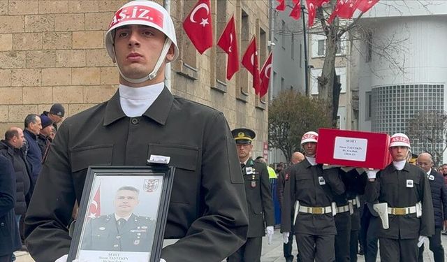 Şehit olan binbaşı son yolculuğuna uğurlandı