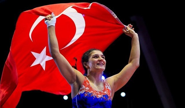Milli güreşçi Nesrin Baş Avrupa şampiyonu oldu