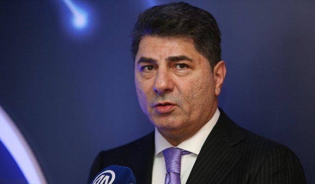 Fenerbahçe Kulübünde başkanlığa aday olduğunu açıkladı