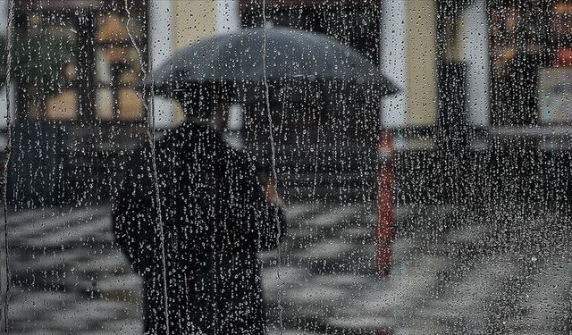 Yurdun çeşitli bölgeleri için kuvvetli sağanak ve fırtına uyarısı