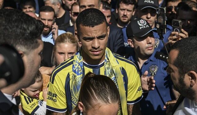 Fenerbahçe'nin yeni transferi Mason Greenwood, İstanbul'a geldi
