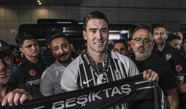 Beşiktaş, Vlahovic ile 3 yıllık sözleşme imzaladı