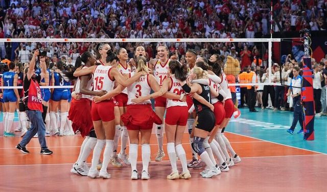 A Milli Kadın Voleybol Takımı, Avrupa Şampiyonası'nda finalde