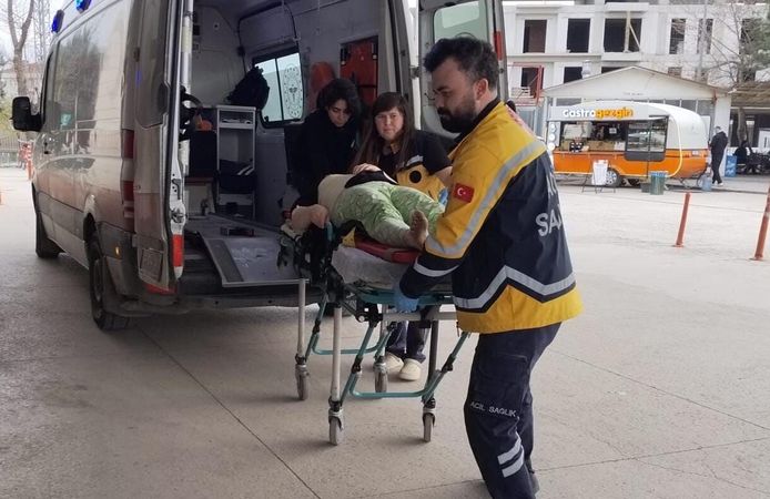 Balkondan düşen kadın yaralandı