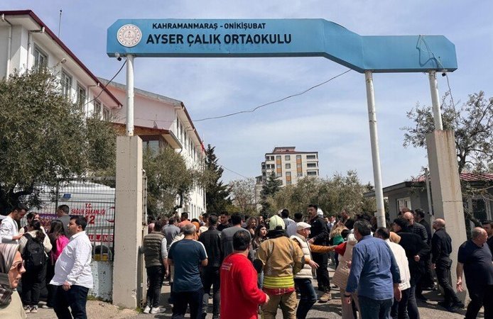 Bir öğretmen ile veli can kaybının artmasını önledi