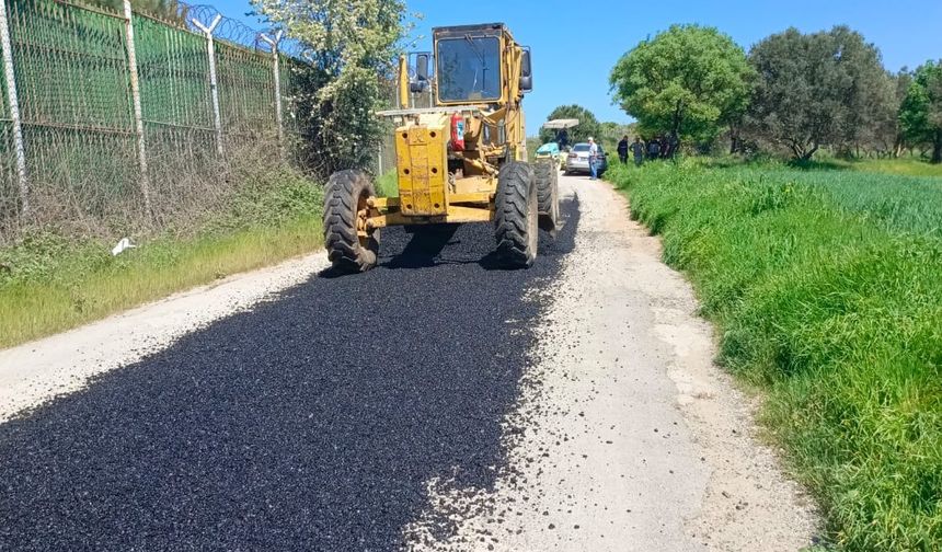 Biga'da köy yolları onarılıyor