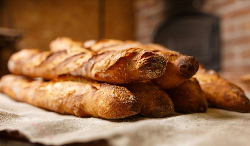 Dünyanın en uzun baget ekmeği rekoru kırıldı