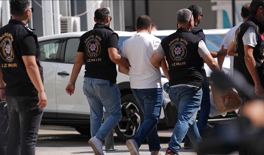 İzmir'de akıma kapılan 2 kişinin ölümüne ilişkin gözaltındaki 27 şüpheli adliyede