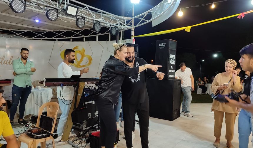 Romantik Erhan’dan Biga’da Büyüleyici Performans