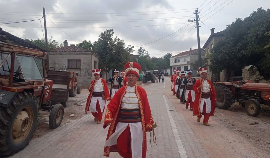 Biga’da Mehter Takımından Coşkulu Performans