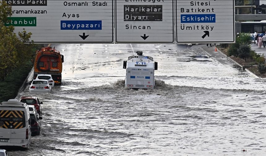 Başkent yağışa teslim oldu