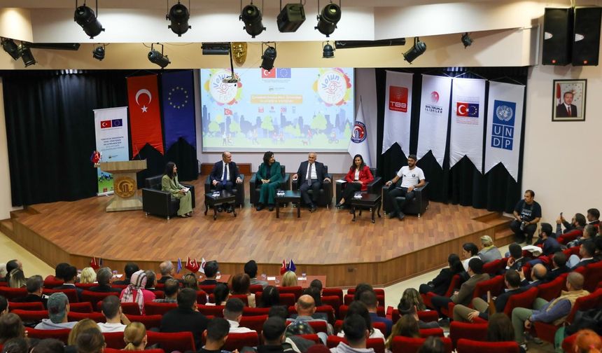 ÇOMÜ'de AB destekli "VolunFest" etkinliği yapıldı