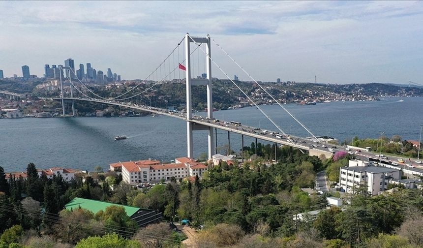 Gemi trafiği çift yönlü askıya alındı