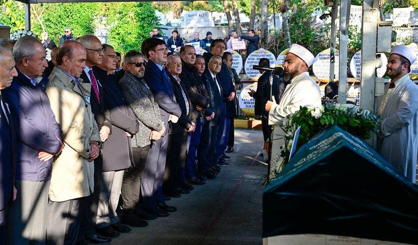 Karaciğer nakli yapan ilk Türk doktor Münci Kalayoğlu'nun cenazesi defnedildi