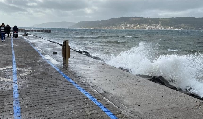 Çanakkale Boğaz hattında seferler iptalleri çoğaldı