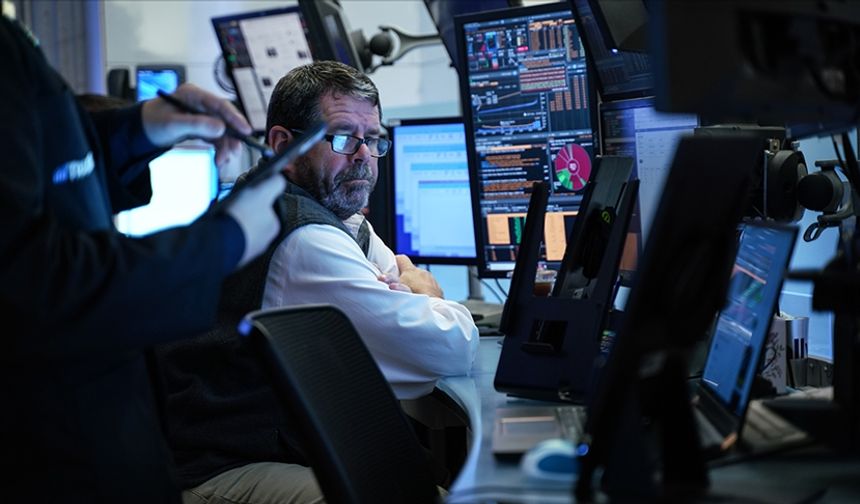 Küresel piyasalar, tarifelerin gölgesinde büyüme verilerine odaklandı