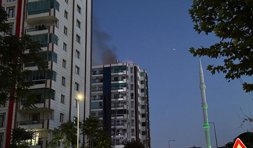 13 katlı binada çıkan yangında 3'ü çocuk 4 kişi hayatını kaybetti