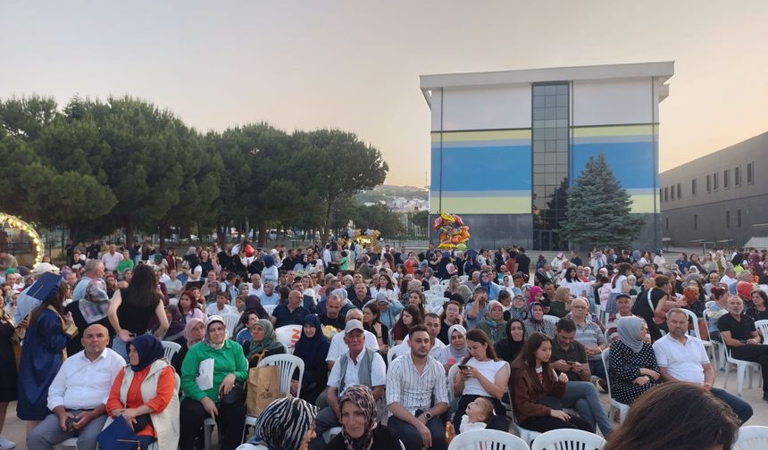 Biga Ortaokulu’nda 70. Dönem Mezuniyet Coşkusu