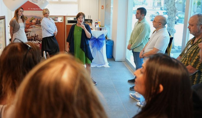 Gelibolu'da "Mavinin İzinde" sergisi açıldı