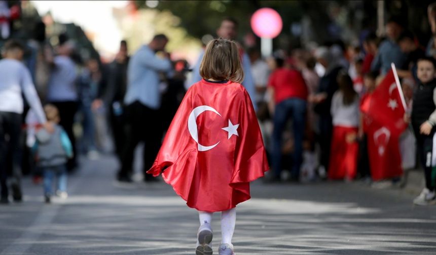 Cumhuriyet'in 102. yılı kutlamaları 21 pare top atışıyla bugün başlayacak