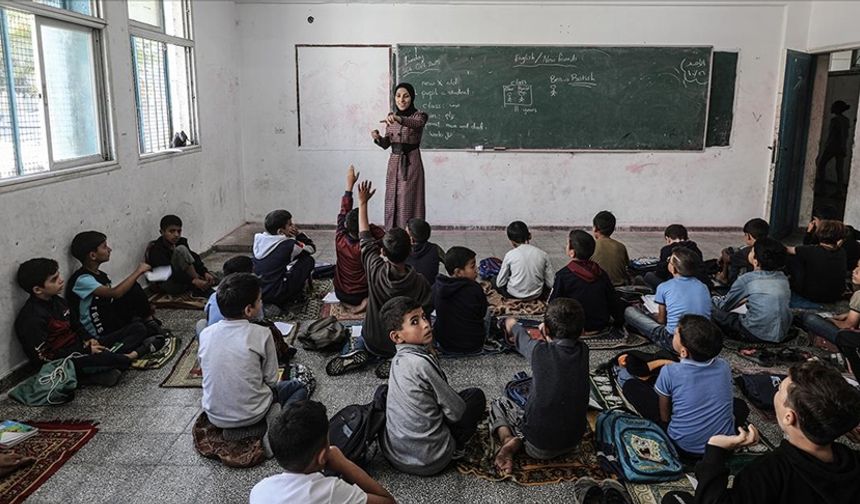 İki yıl aradan sonra ders zili çaldı