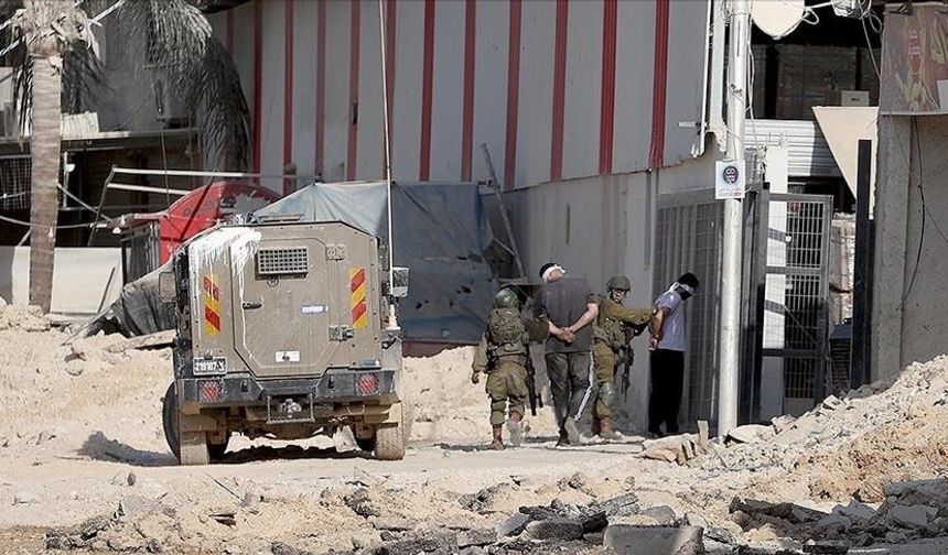 İsrail, 3'ü çocuk 20 Filistinliyi gözaltına aldı