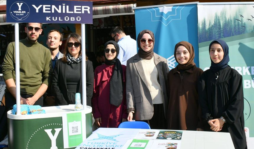 ÇOMÜ'de Öğrenci Kulüp Tanıtım Günleri Başladı