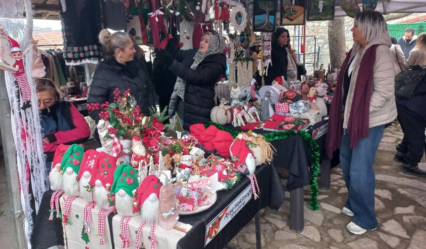 Çanakkale’de kadın üreticiler “Yeni Yıl Pazarı”nda buluştu