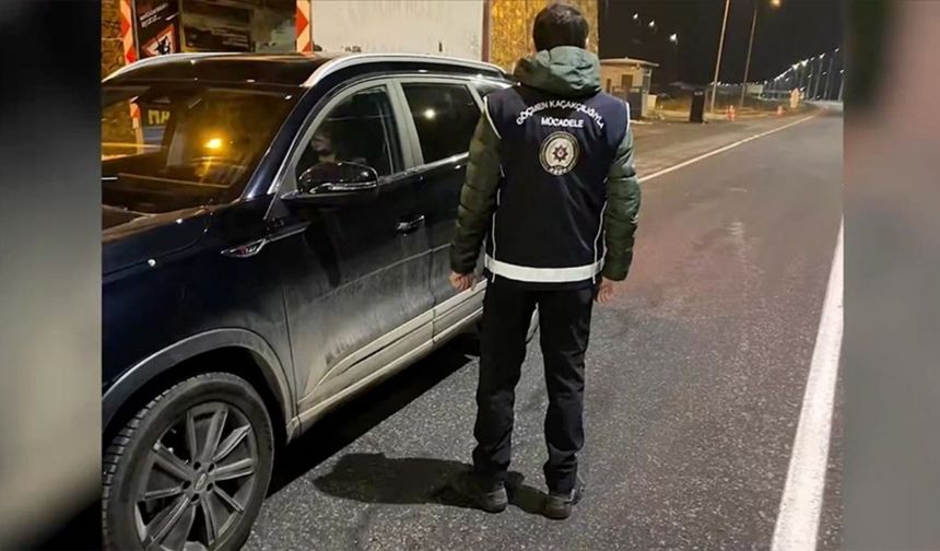 55 göçmen kaçakçısı ile 972 düzensiz göçmen yakalandı