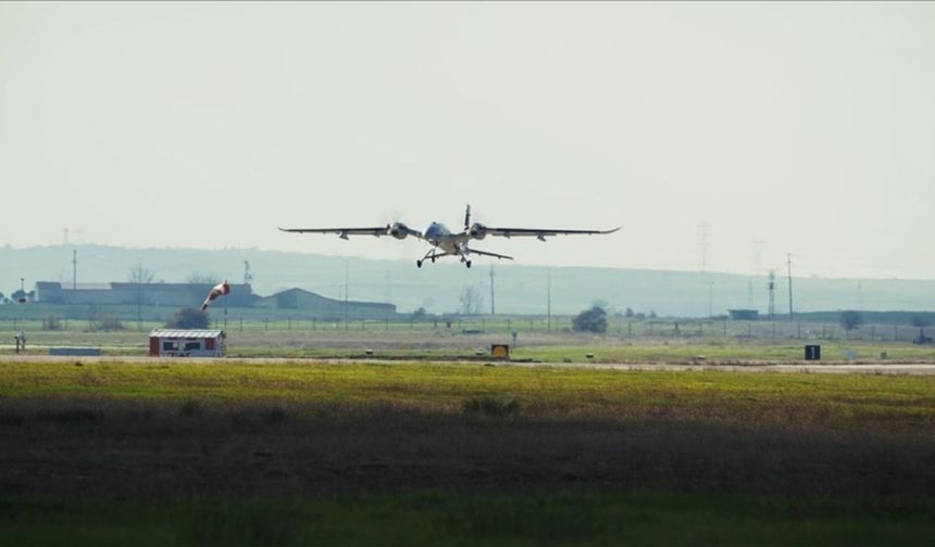 AKINCI'dan fırlatılan TÜBİTAK SAGE'nin milli mühimmatları hedefi tam isabetle vurdu