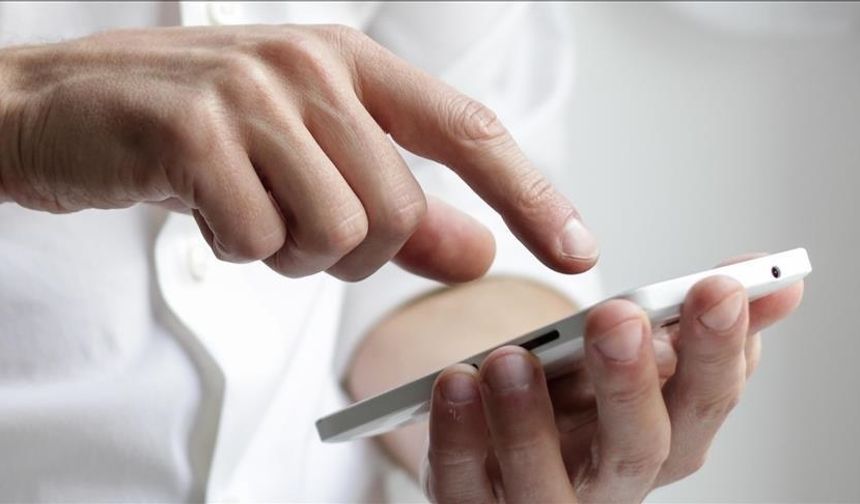 Dijitalleşmenin olumsuz etkileri "yılın kelimeleri"ne damga vuruyor