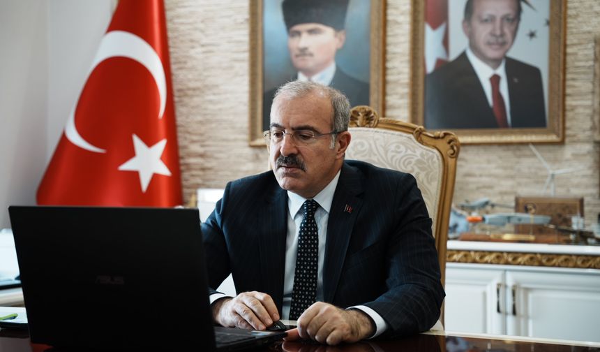 Çanakkale Valisi Toraman, AA'nın "Yılın Kareleri" oylamasında tercihlerini yaptı