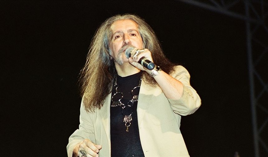 Anadolu rock müziğinin önde gelen ismi: Barış Manço