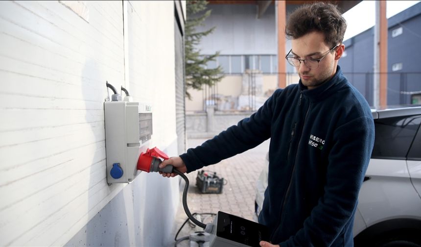 Genç mühendis, yapay zekalı araç şarj ünitesi geliştirdi
