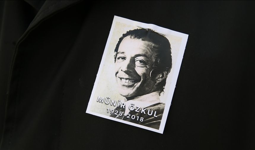 Türk sinemasının Mahmut Hoca'sı: Münir Özkul