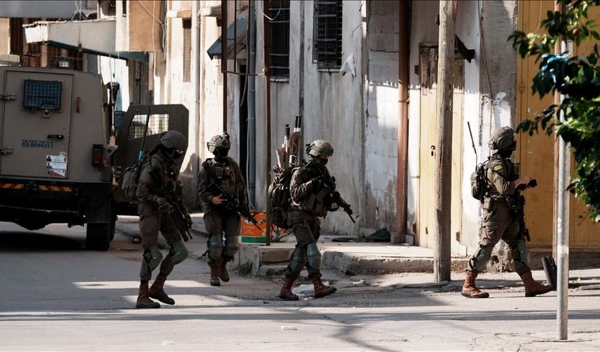 İsrail ordusu Ramallah'ı kuşattı