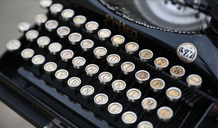 Ecevit’in 70 yıllık daktilosu tarihe tanıklık ediyor