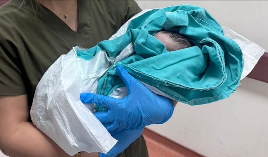 Yeni yılın ilk bebekleri dünyaya geldi