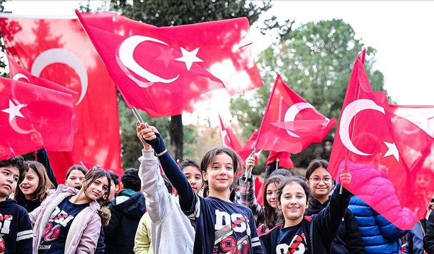 Okullarda yarıyıl tatilinin ardından ilk ders zili çaldı