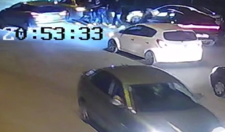 Trafikte çıkan kavgada 2 kişi bıçakla yaralandı